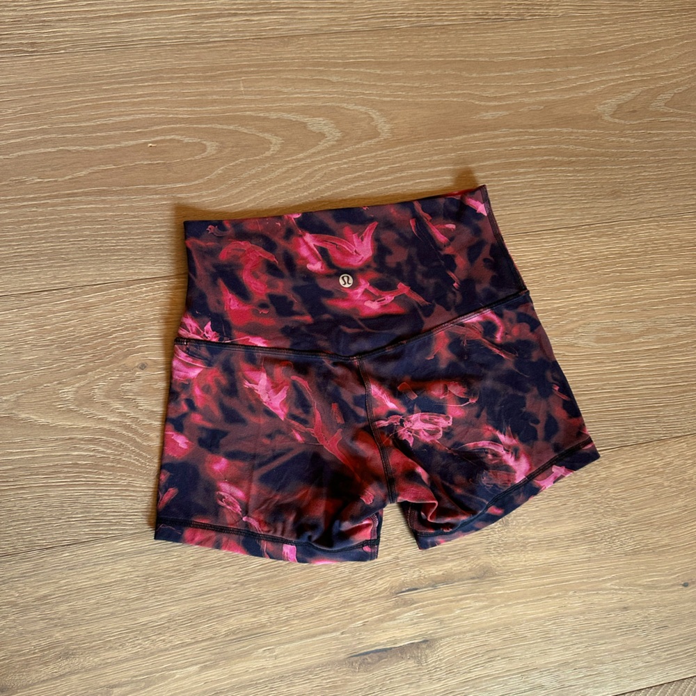 Lululemon Women's biker short size 6 - Picture 2 of 4